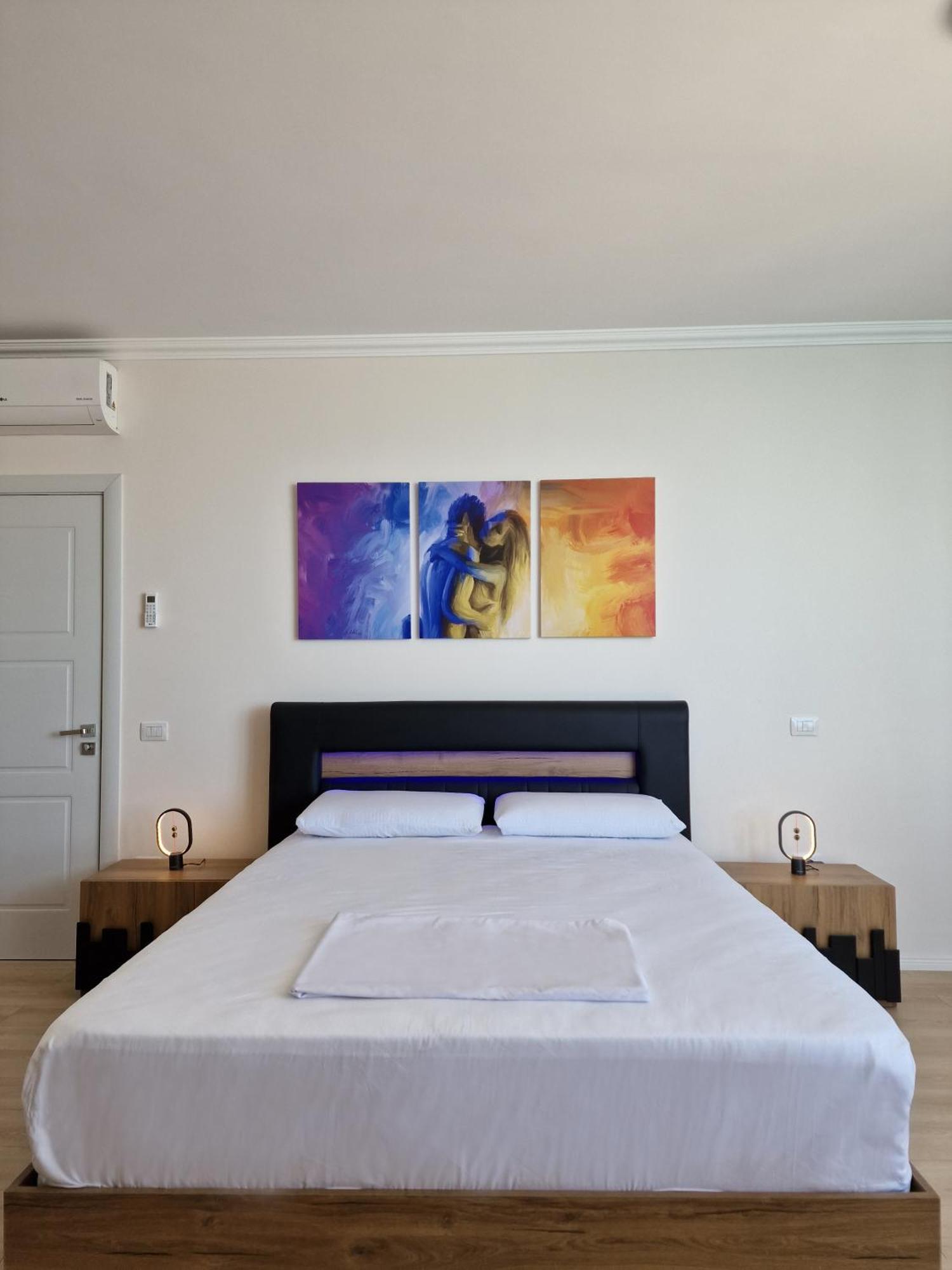 Absolut Vollga Apartment ดูร์เรส ภายนอก รูปภาพ
